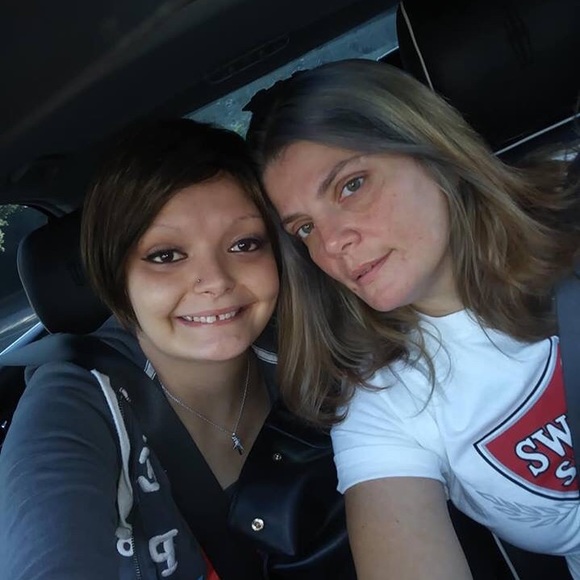 Meet your Posher, Christy - Picture 1 of 1